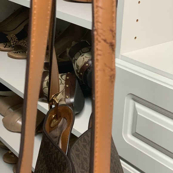 Michael Kors large handbag - Picture 1 of 2